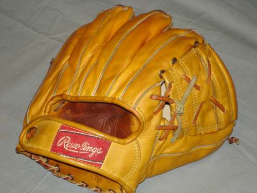 Mickey Mantle Rawlings MM6 Back
